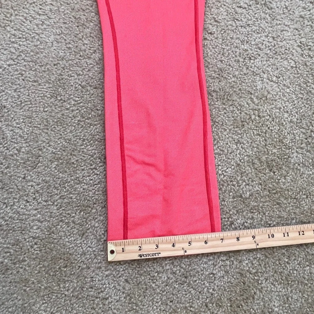 Lululemon Women's 30in‎ Waist Athletica Pink Herringbone Align Capri Leggings
